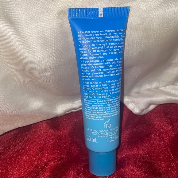 Clarins Hydra-Essential Moisturizing EYE maskCREAM - Picture 5 of 9